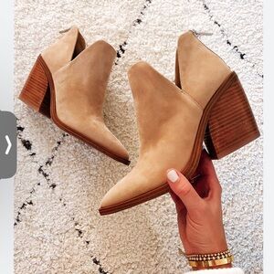 Vince Camuto Gigieta western bootie